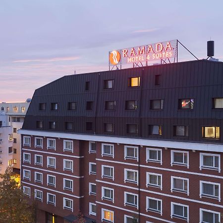 Ramada Hotel & Suites By Wyndham Bucharest North Exteriör bild