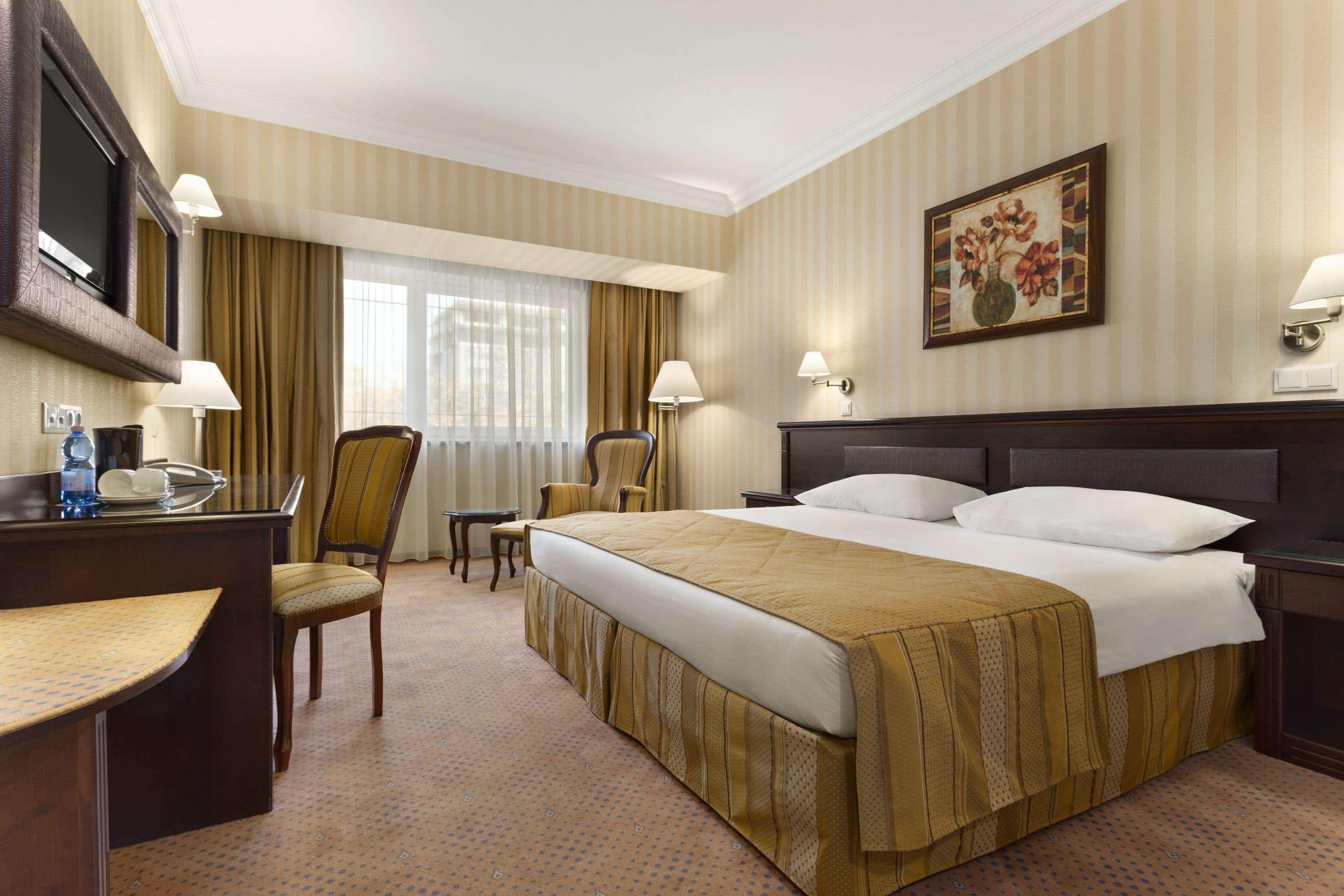 Ramada Hotel & Suites By Wyndham Bucharest North Exteriör bild