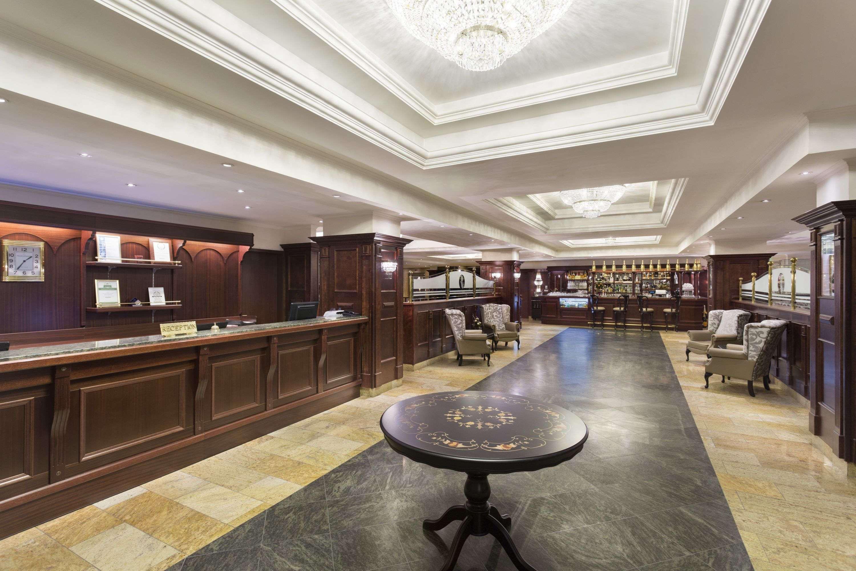 Ramada Hotel & Suites By Wyndham Bucharest North Exteriör bild