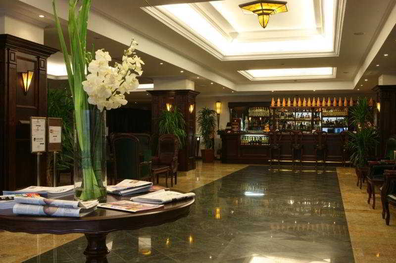 Ramada Hotel & Suites By Wyndham Bucharest North Exteriör bild